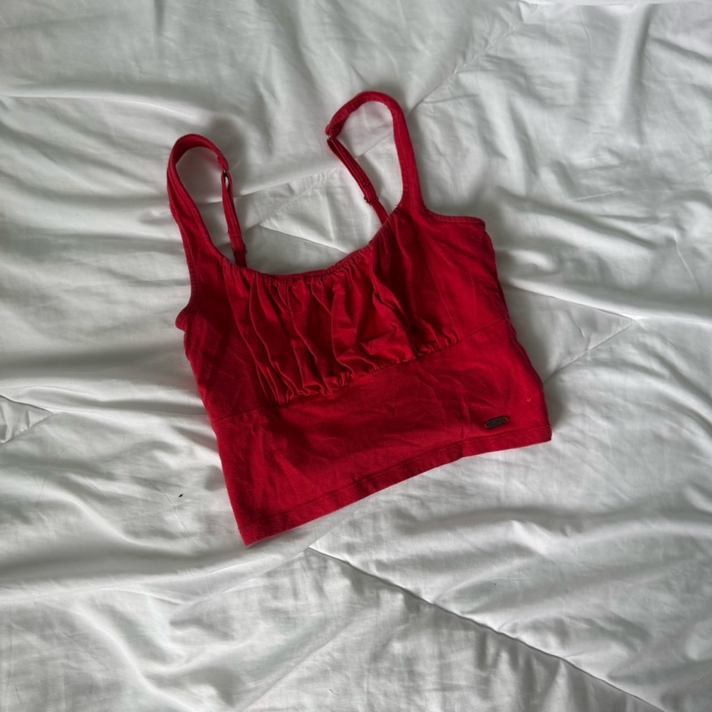 hollister red cropped ruffle going out tank top extra small